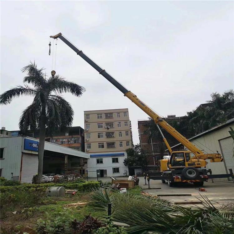 龙滚镇12吨吊车出租一天的收费标准是什么