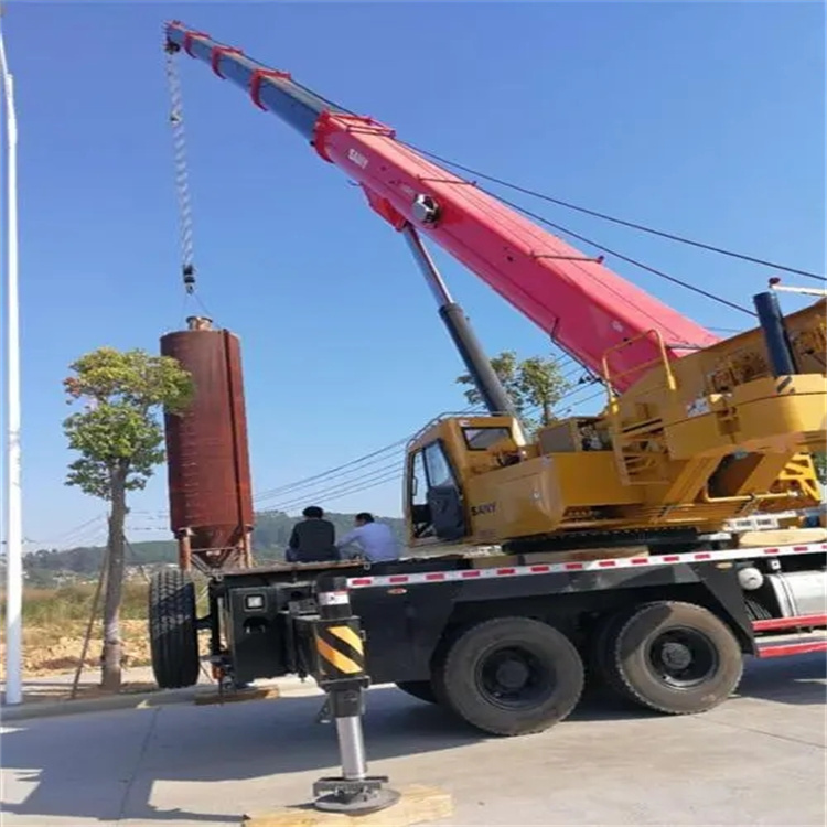 龙滚镇专业吊车租赁多少钱