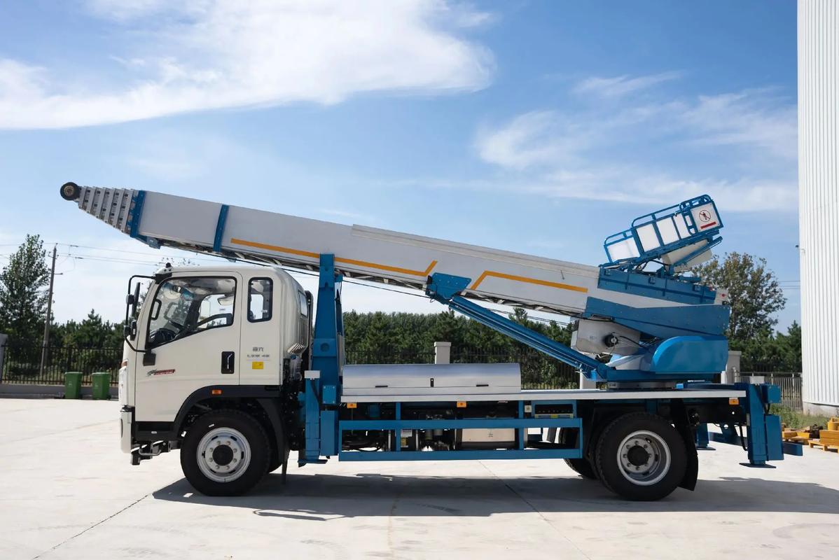 龙滚镇云梯上料车租赁费用