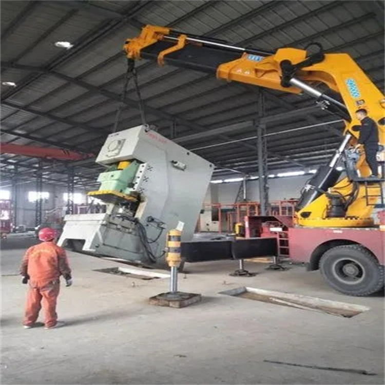 龙滚镇80吨折臂吊车出租附近电话